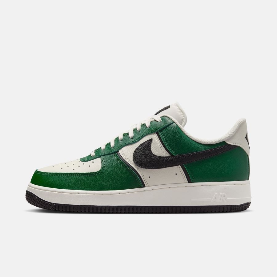 Nike Air Force 1 ’07 LV8